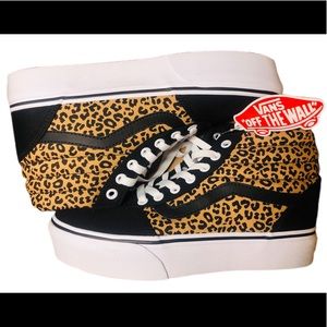 Light Brown/Black Leopard Print